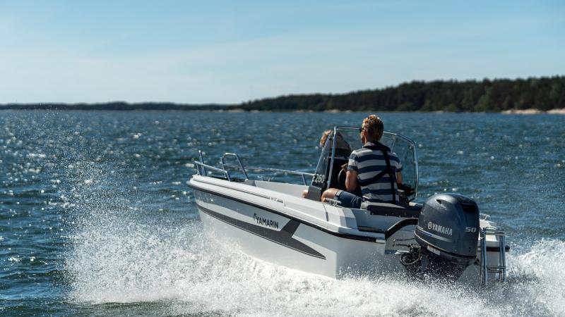 Yamarin 46SC with a protective windscreen