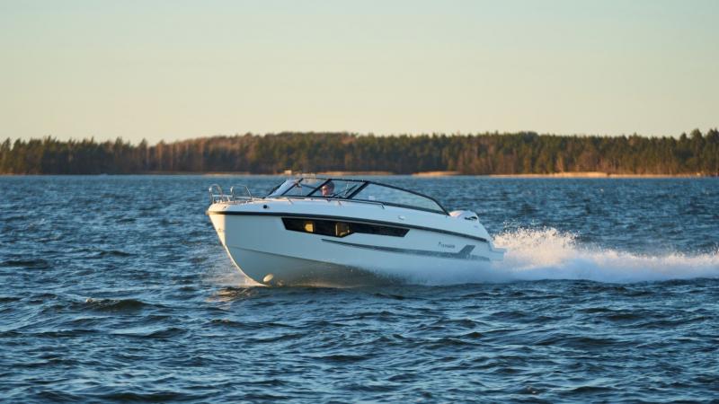 Yamarin 67 Day Cruiser motor boat