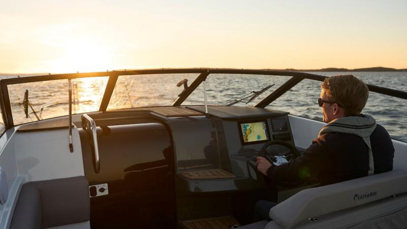 Yamarin 67 Day Cruiser motor boat